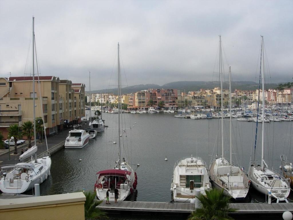 Gruissan Appartement Calme, Vue Sur Port De Plaisance -Clim, Empl.Parking Екстериор снимка