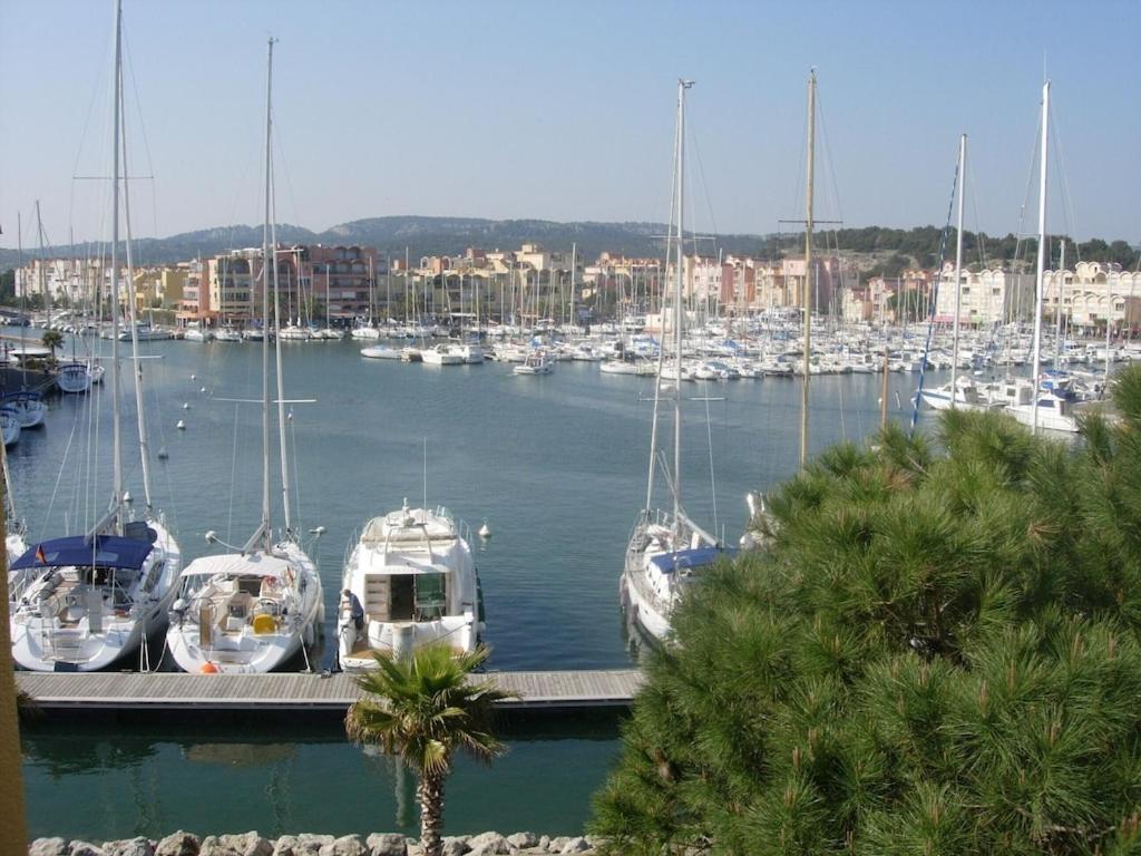 Gruissan Appartement Calme, Vue Sur Port De Plaisance -Clim, Empl.Parking Екстериор снимка