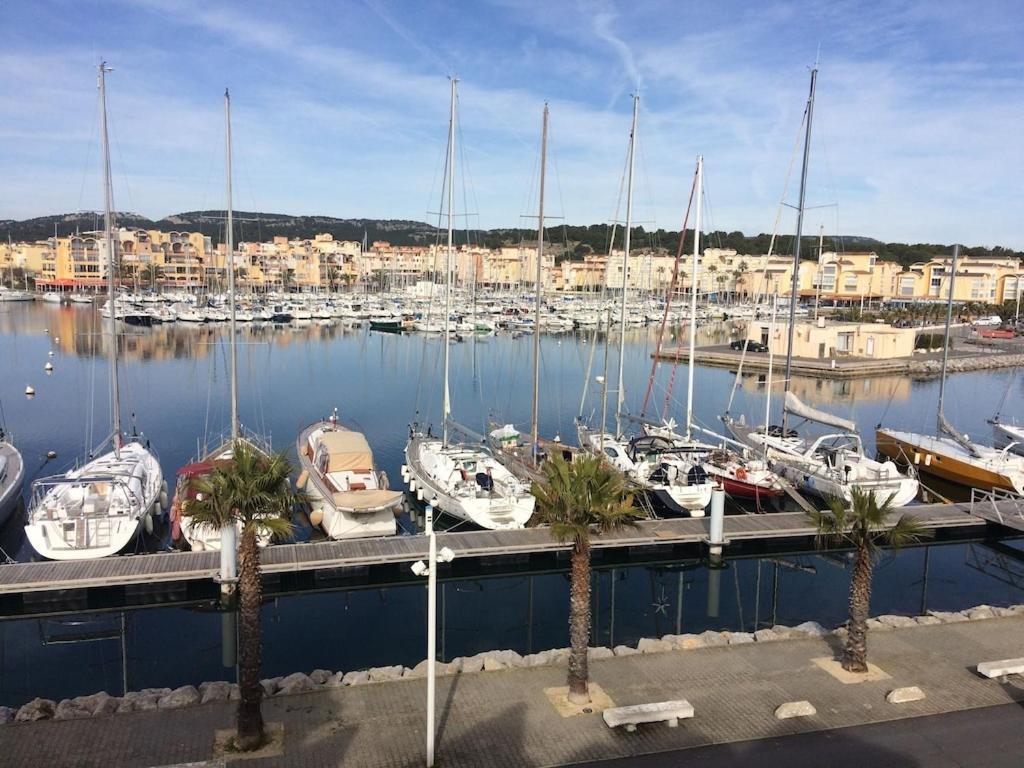 Gruissan Appartement Calme, Vue Sur Port De Plaisance -Clim, Empl.Parking Екстериор снимка