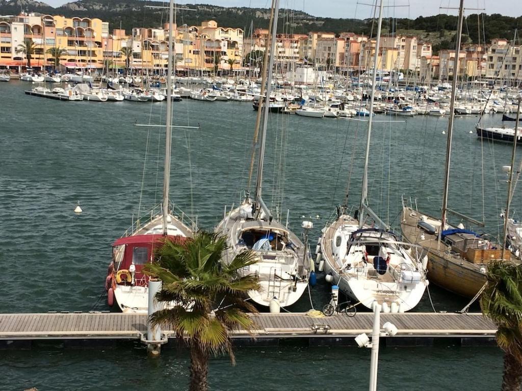 Gruissan Appartement Calme, Vue Sur Port De Plaisance -Clim, Empl.Parking Екстериор снимка