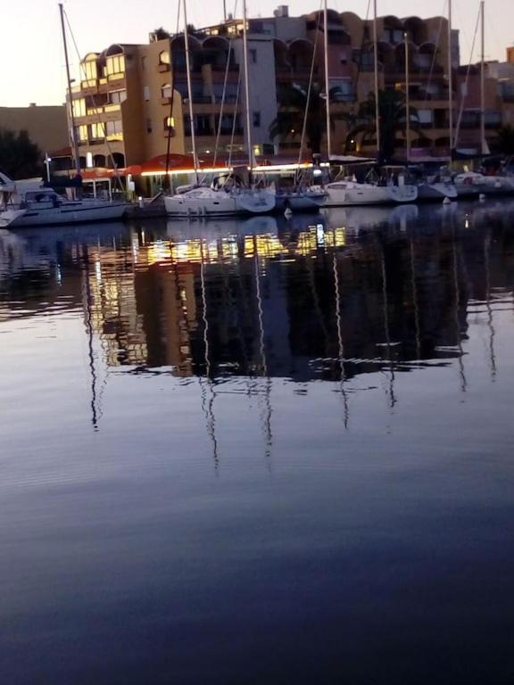 Gruissan Appartement Calme, Vue Sur Port De Plaisance -Clim, Empl.Parking Екстериор снимка