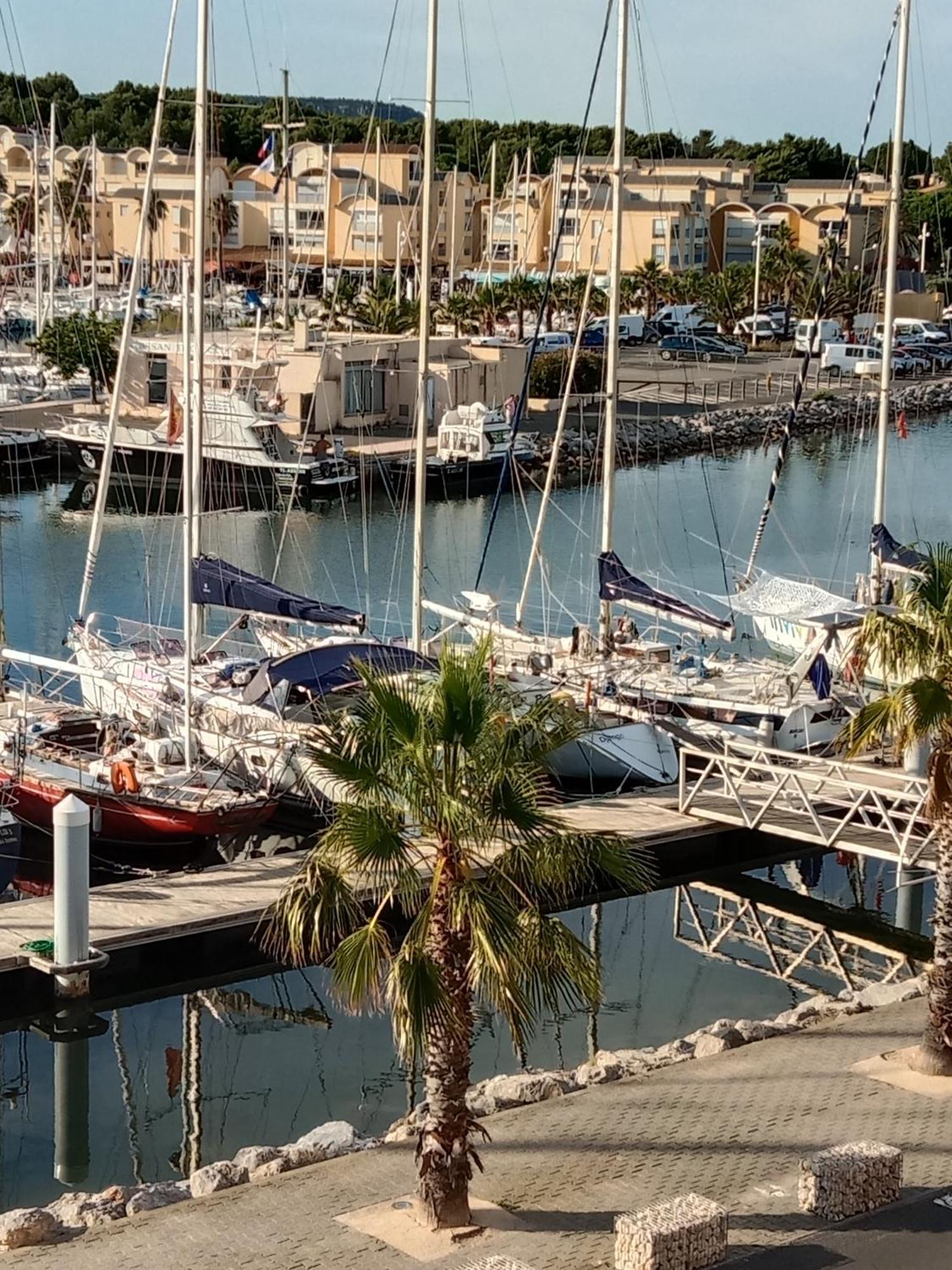Gruissan Appartement Calme, Vue Sur Port De Plaisance -Clim, Empl.Parking Екстериор снимка
